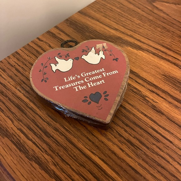 Vintage Heart-Shaped Wall Decor with Inspirational Quote - Picture 2 of 5